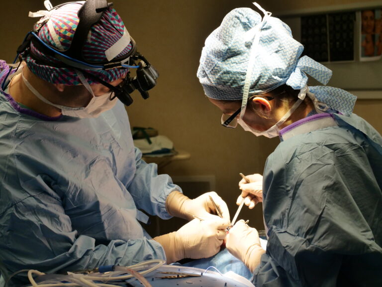 La rhinoplastie ultrasonique : un procédé innovant pour remodeler le nez